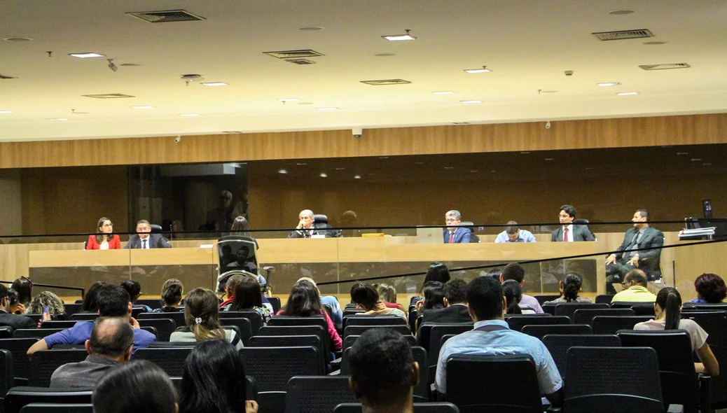 Audiência no Tribunal de Justiça