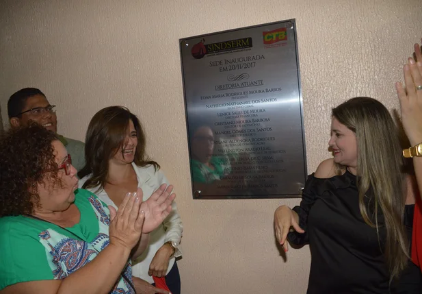 Descerramento da placa inaugural