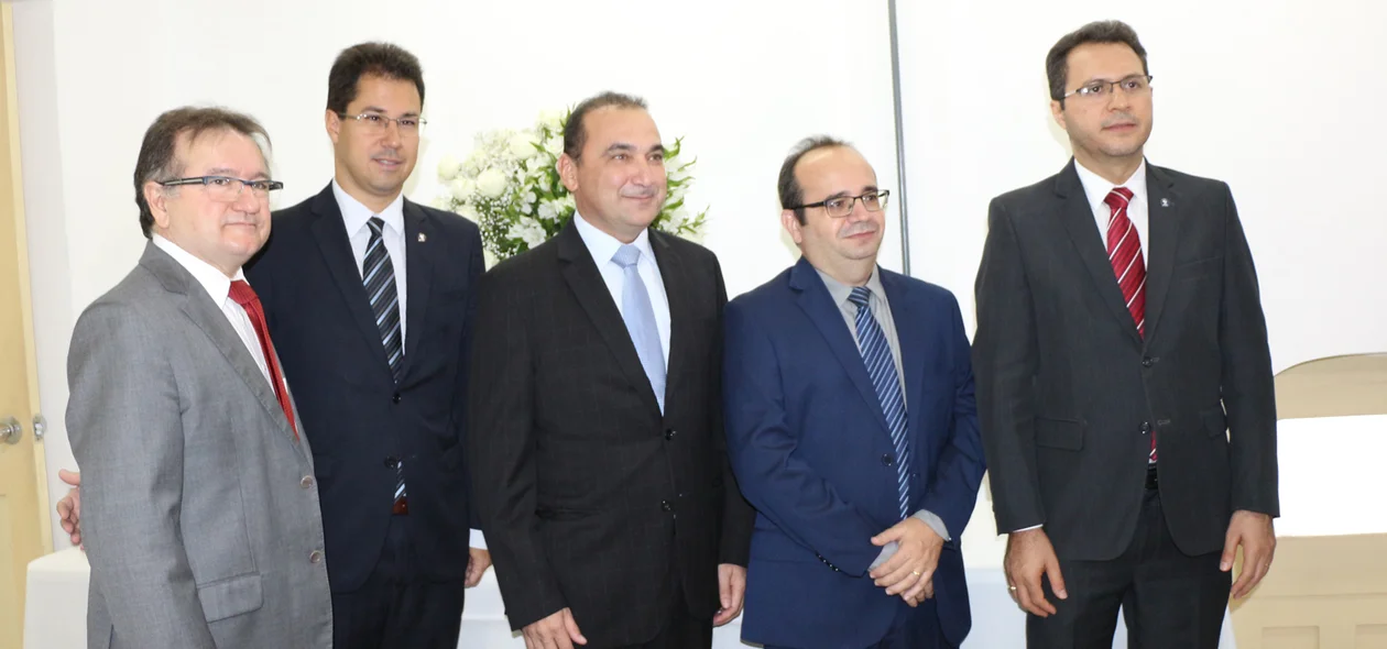 Autoridades em inauguração