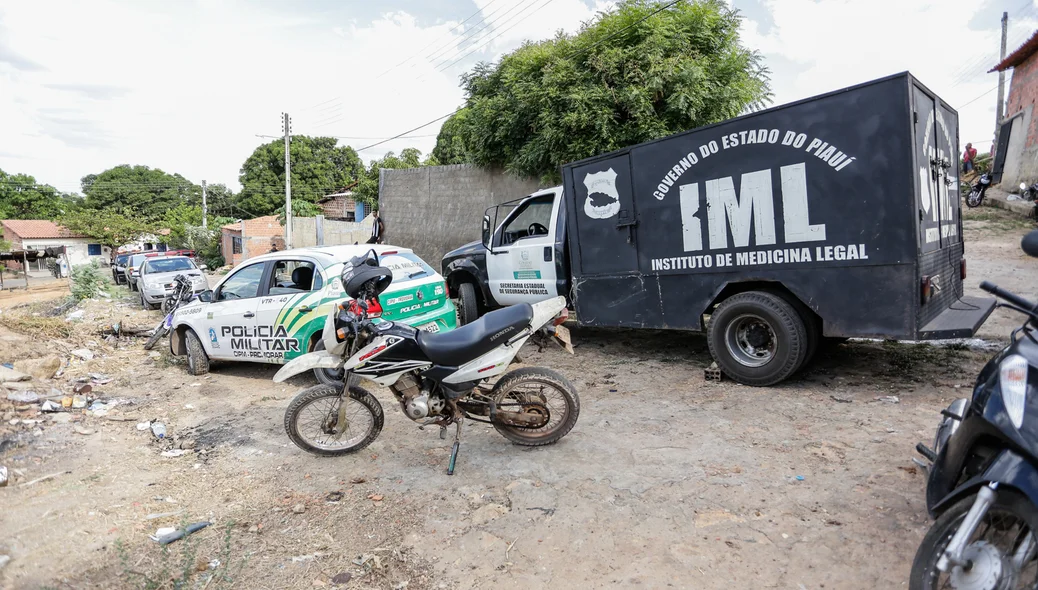 Carro do IML