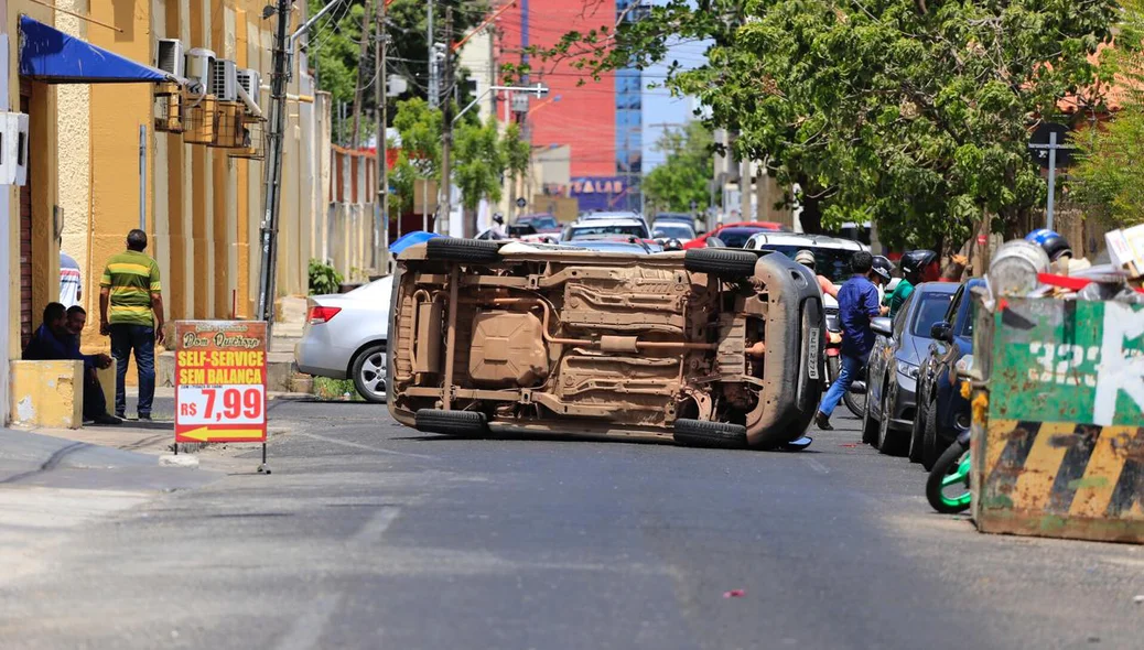 O acidente aconteceu na rua Quintino Bocaiúva