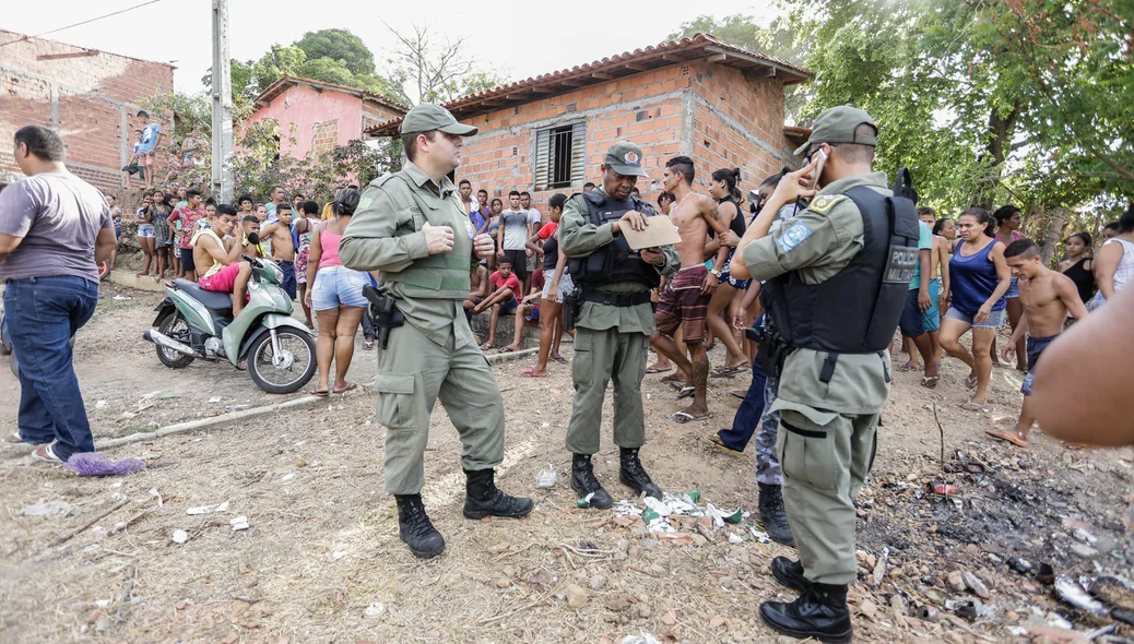 Policiais Militares no local do crime