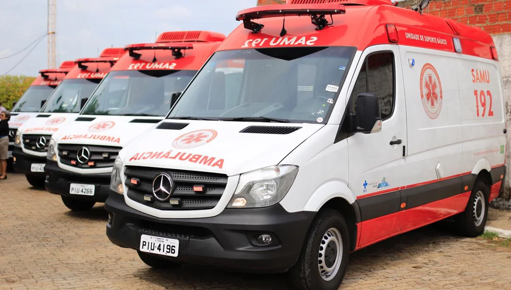 Ambulâncias entregues durante a solenidade