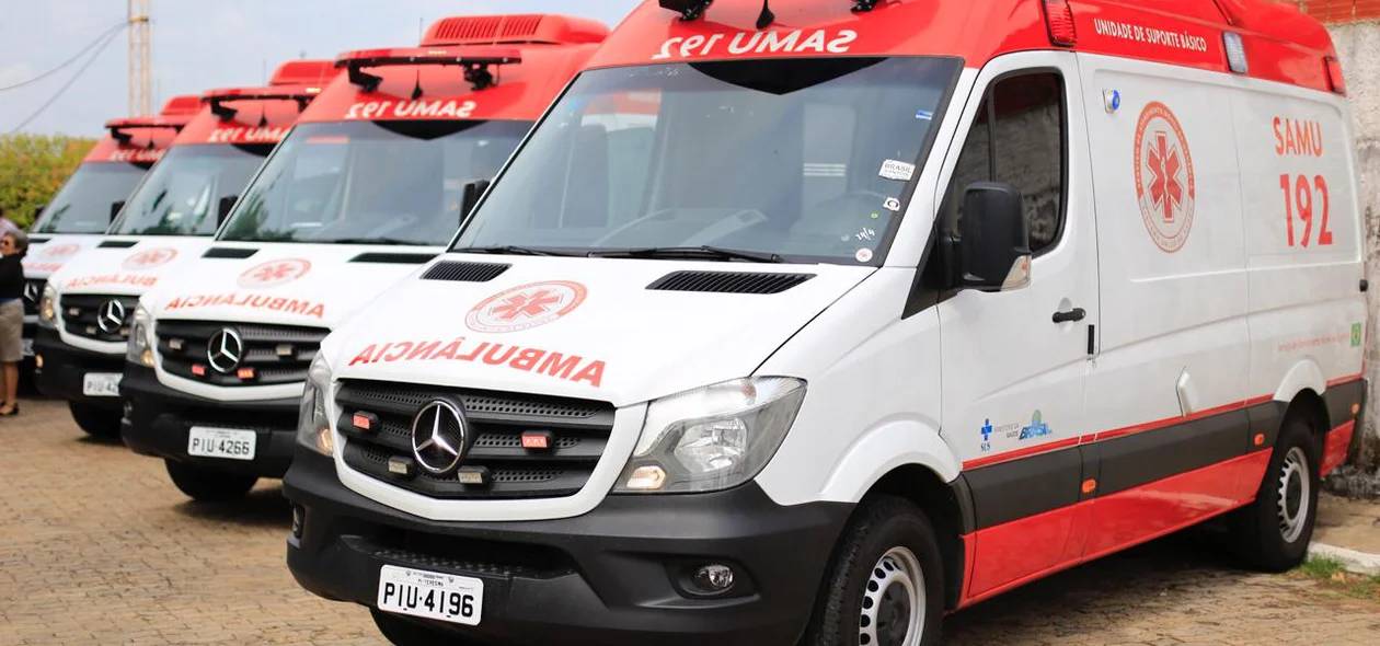 Ambulâncias entregues durante a solenidade