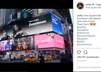 Anitta na Times Square em NY