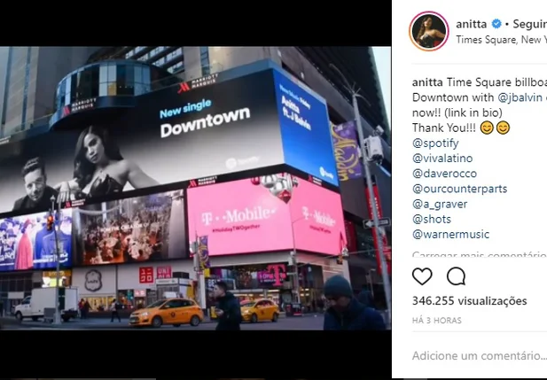 Anitta na Times Square em NY
