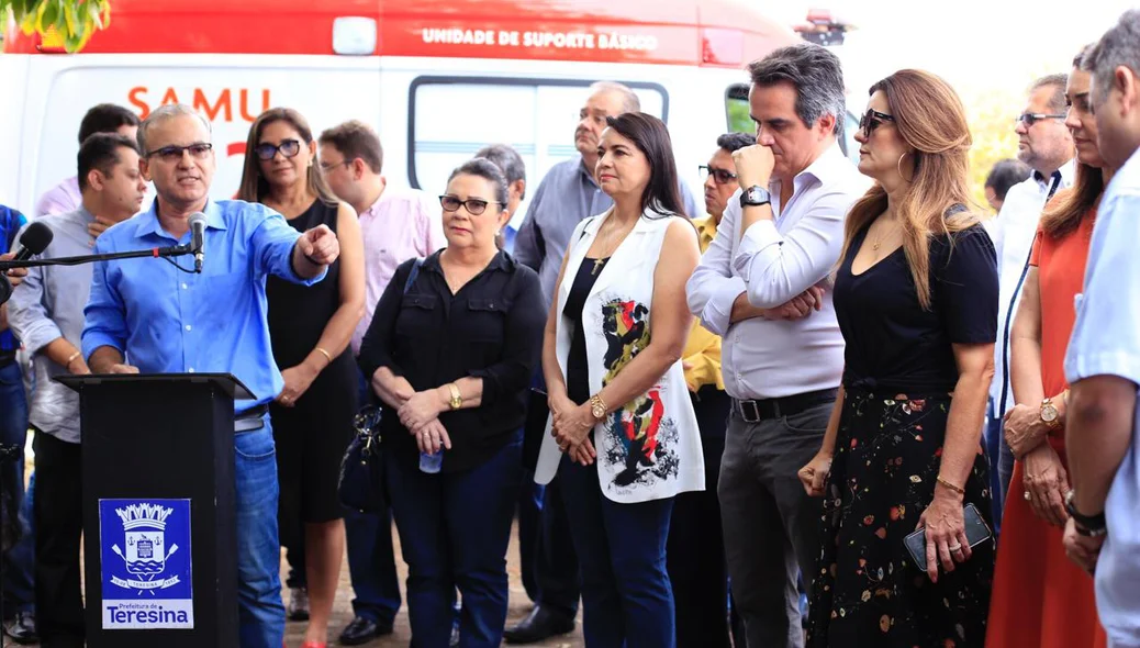 Autoridades presentes na solenidade