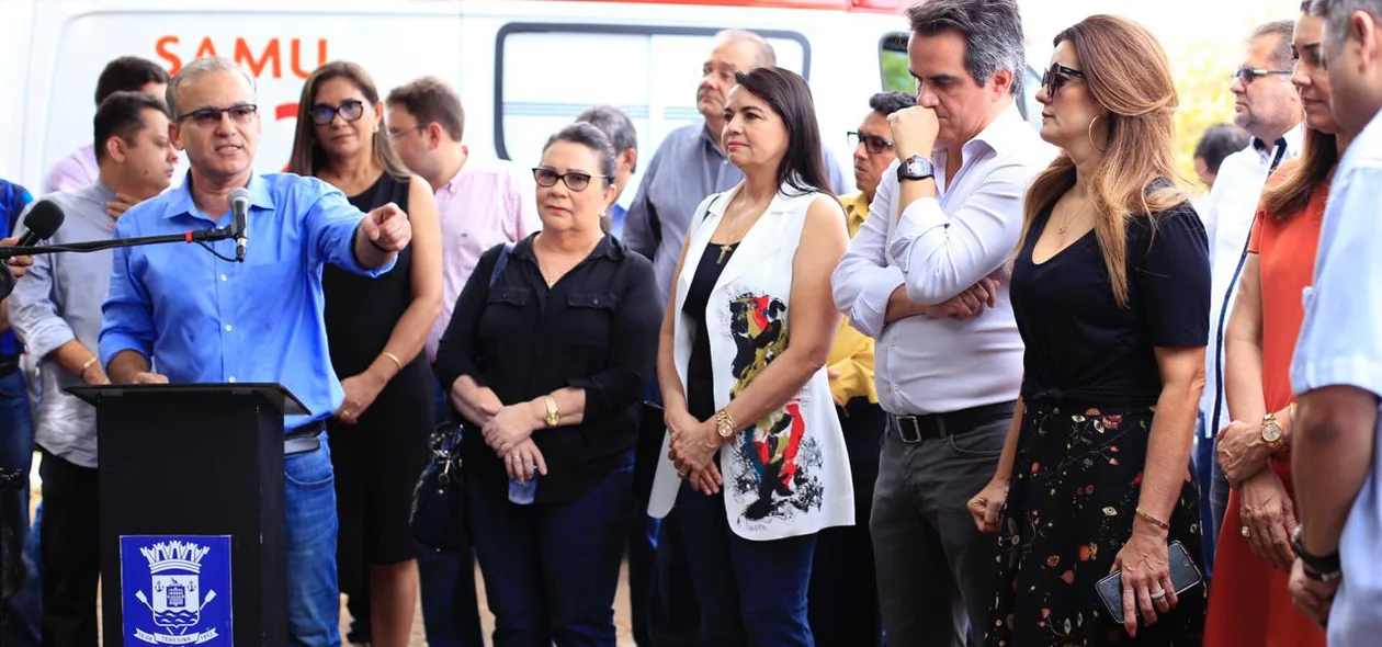 Autoridades presentes na solenidade