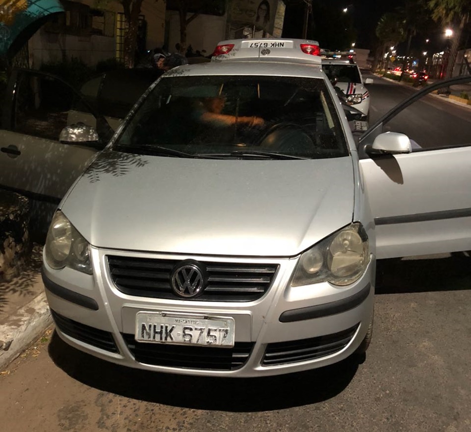 Carro onde foi encontrado armas e munições