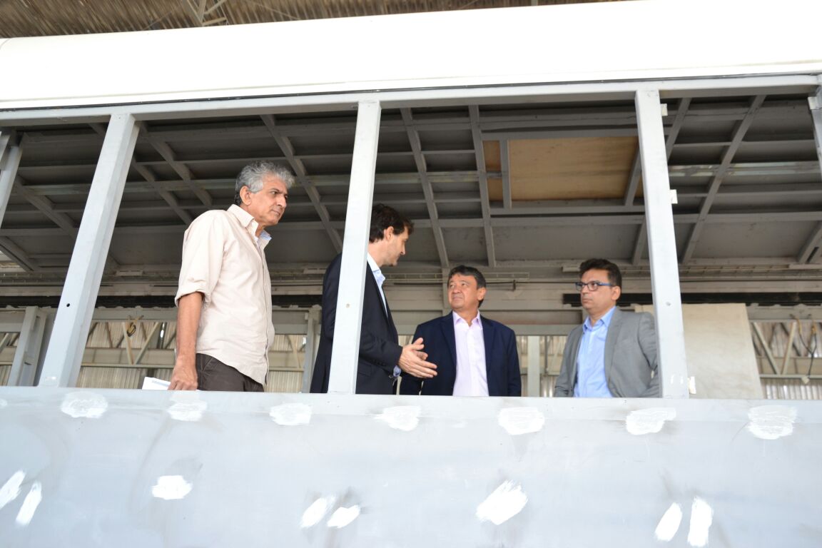 Wellington Dias visita Fábrica Bom Sinal no Ceará