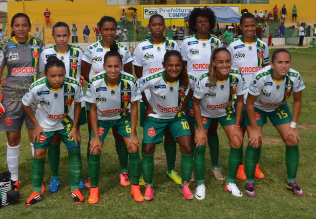 Abelhas Rainhas se recupera e goleia na segunda rodada