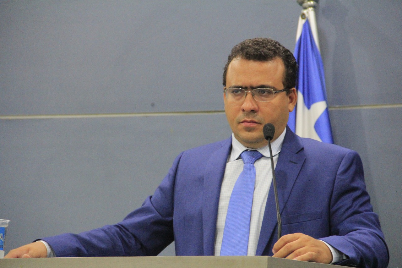 Dr. Lázaro