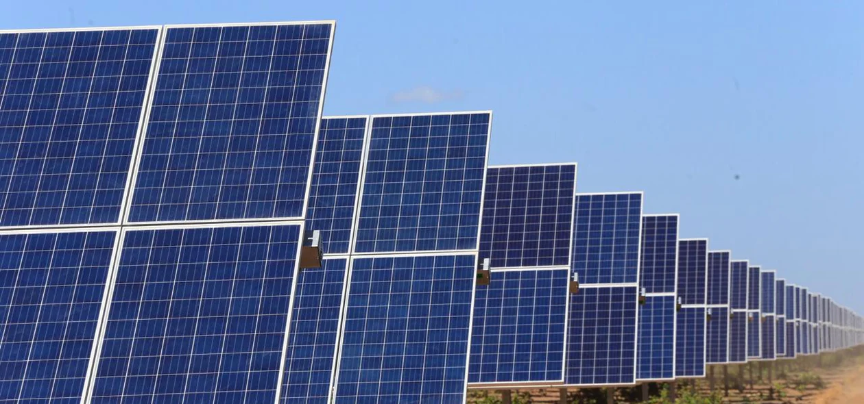Placas solares no Complexo Solar Fotovoltaico Nova Olinda