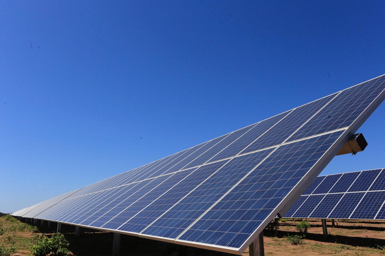 Placas solares no Complexo Solar Fotovoltaico Nova Olinda