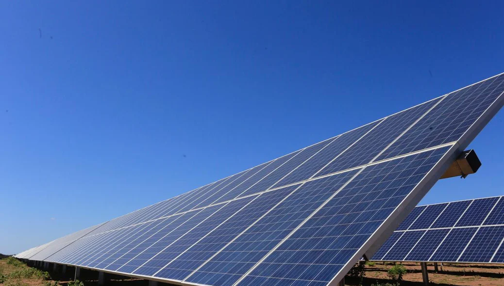 Placas solares no Complexo Solar Fotovoltaico Nova Olinda