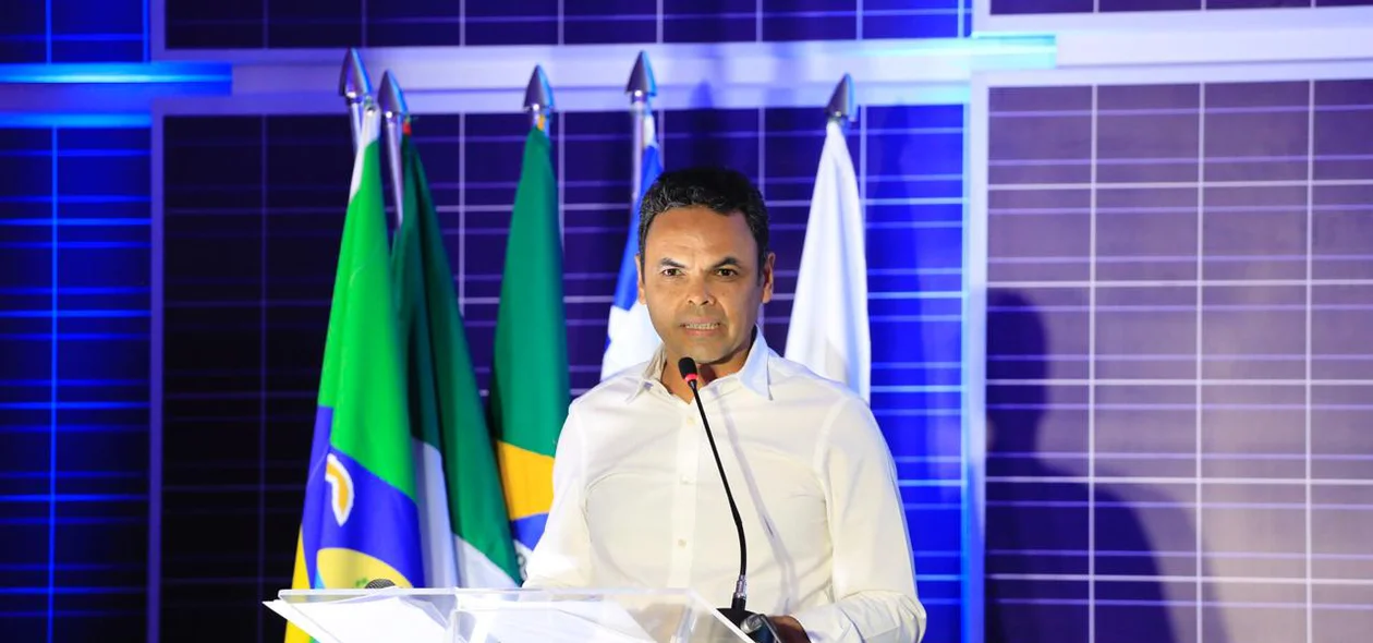 Políticos no Complexo Solar Nova Olinda em Ribeira do PI