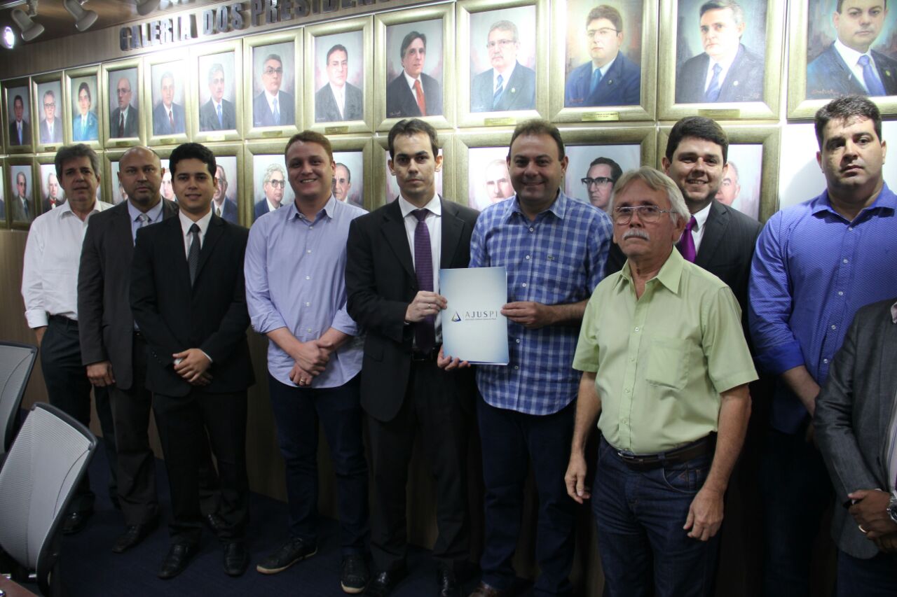 Câmara de Teresina firma convênio com Ajuspi para oferta de cursos