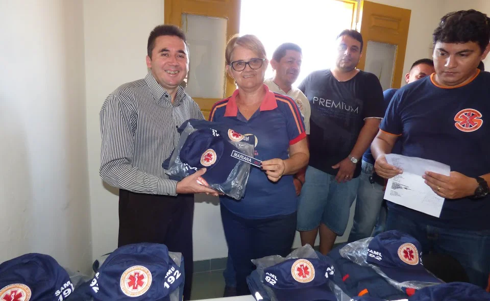 Entrega dos novos fardamentos