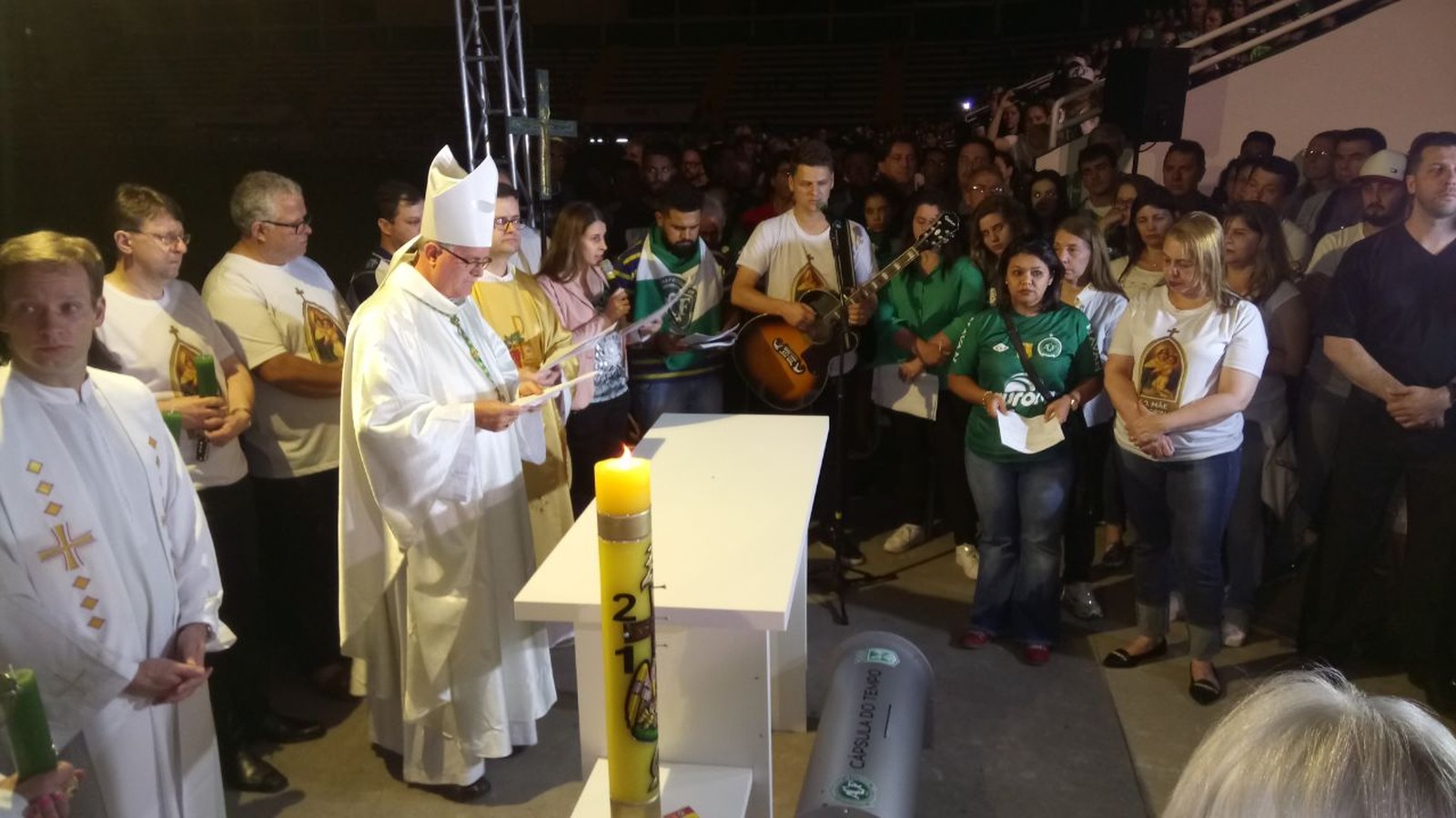 Missa na Arena Condá em homenagem às vítimas do acidente com a Chapecoense