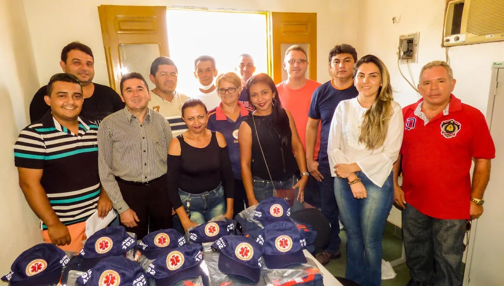 Novos fardamentos da equipe do Serviço de Atendimento Móvel de Urgência