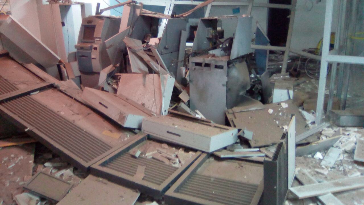 Banco do Brasil foi explodido por criminosos 