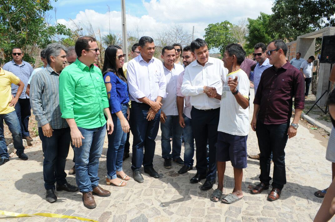 Governador em inauguração