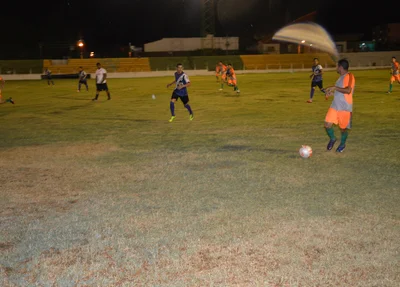 Jogos são realizados no Estádio Helvídio Nunes