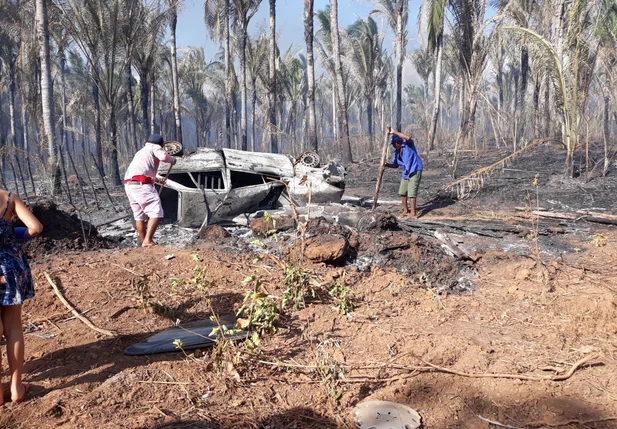 Carro incendiado 