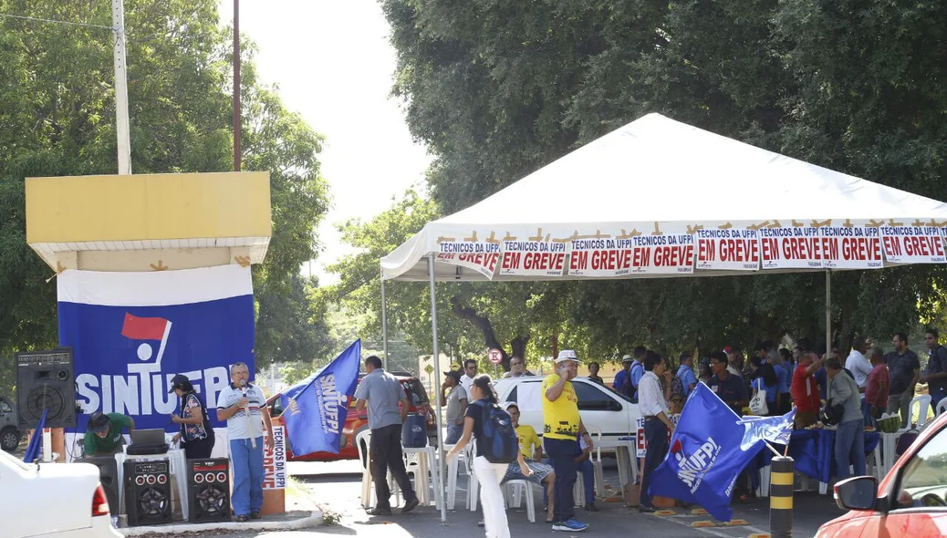 Mobilização aconteceu na guarida próxima a reitoria da UFPI