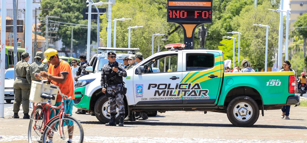 Polícia militar esteve no local 
