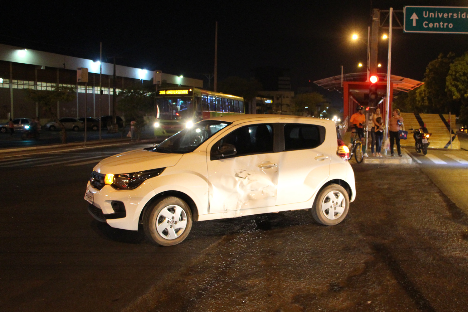 Carro após colisão