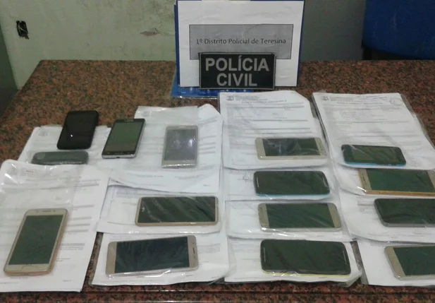 Celulares recuperados no Centro de Teresina 