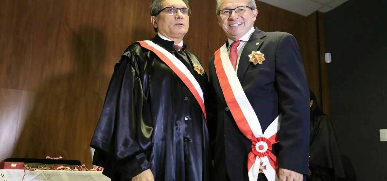 Assis Carvalho é homenageado pelo TRT