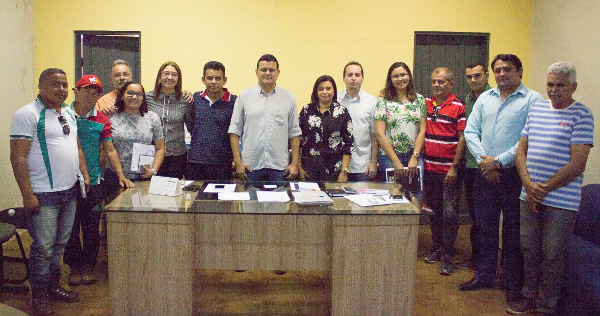 Oliveira Júnior reuniu secretariado 
