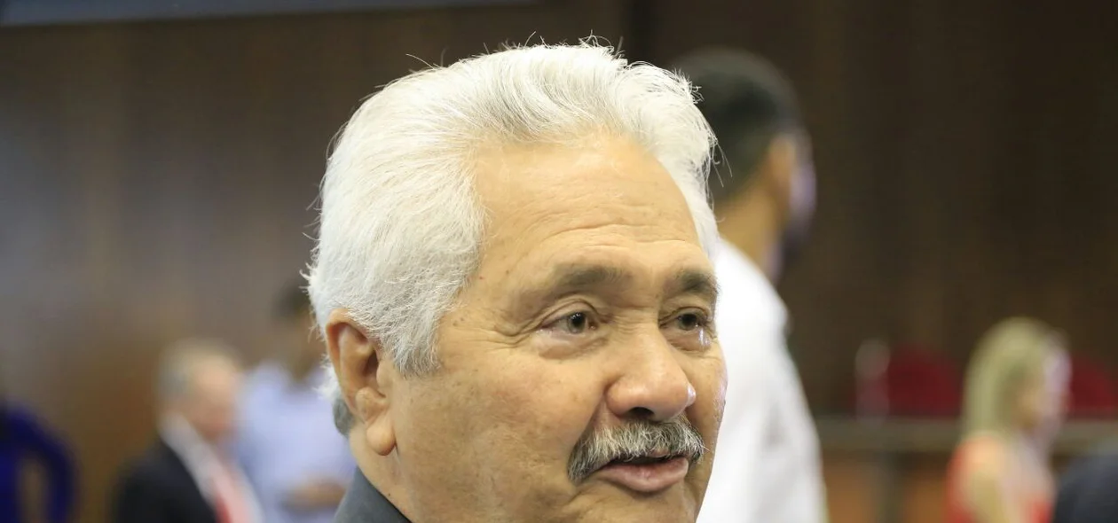 Senador Elmano Férrer