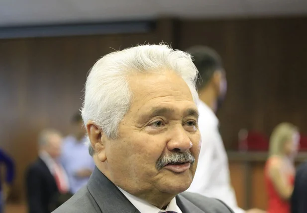 Senador Elmano Férrer