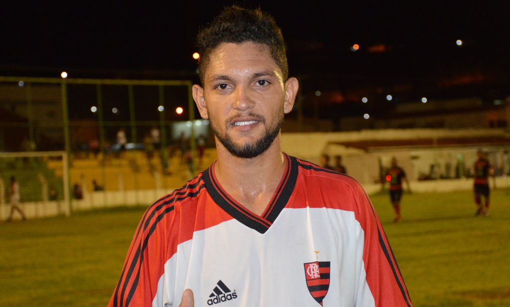 Atacante João Paulo marcou três gols.