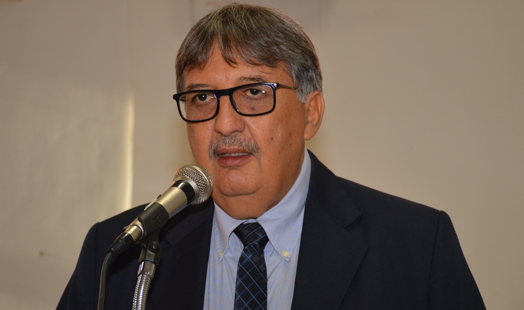 Carlos Luís (PSDB) volta à Câmara após licença de 121 dias