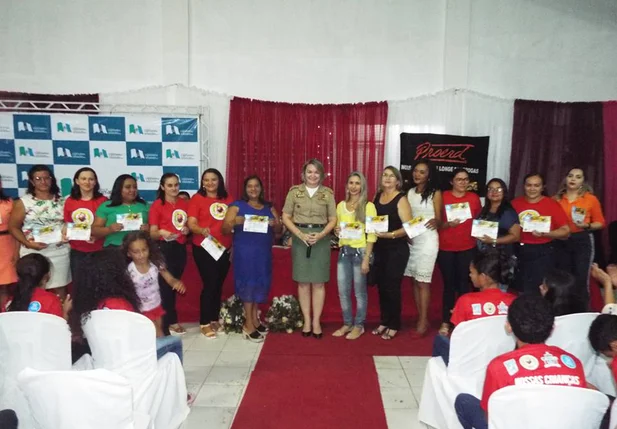 Entrega de certificados do Proerd em Esperantina