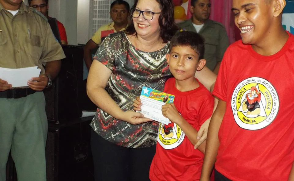 Entrega do certificado do Proerd em Esperantina