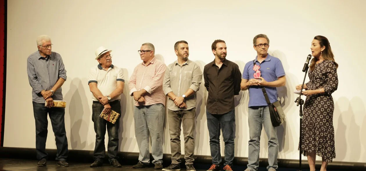 Lançamento aconteceu no Theatro 4 de Setembro