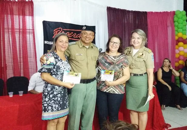 Major Elizete recebe prefeita Vilma Amorim