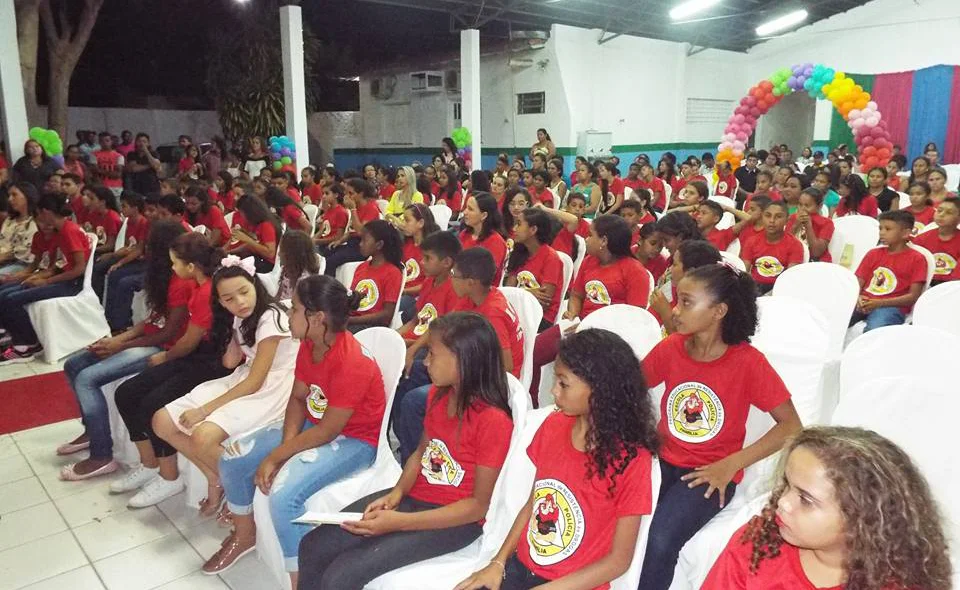 Pelo menos 200 estudantes receberam o certificado