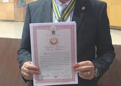 João Mádison recebe medalha Professor Fávila Ribeiro no TRE