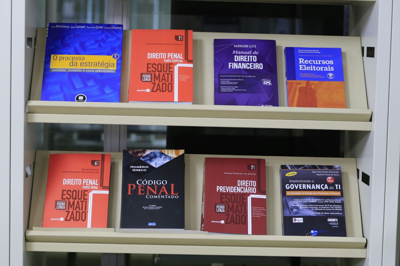 Biblioteca do TRE é aberta ao público