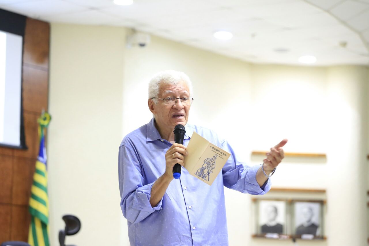 Cinéas Santos em palestra
