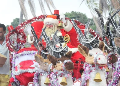 Papai Noel é alvo de pedradas por ficar sem balas em São Paulo