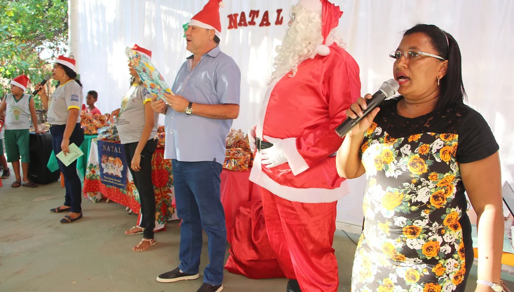 Fundação Viver a Vida com Dignidade promove distribuição de presentes no Angelim
