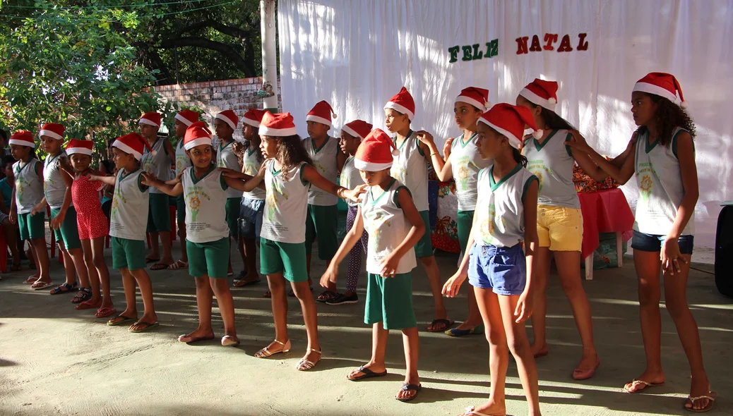 Fundação Viver a Vida com Dignidade promove distribuição de presentes no Angelim