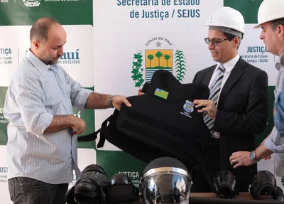 Novos Equipamentos para agentes penitenciários 